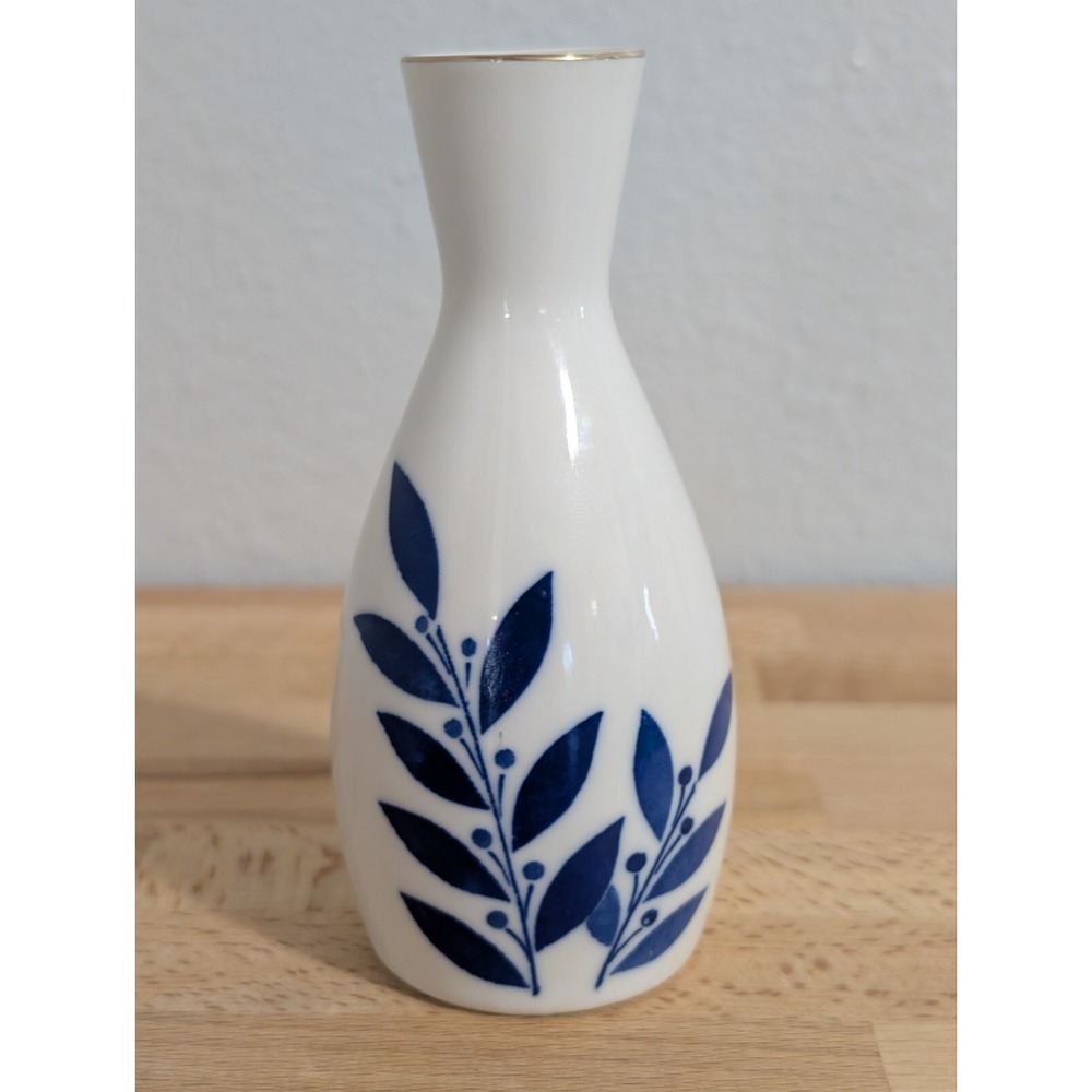 Gekkeikan Porcelain Sake Bottle Asian Floral Blue Leaf Bamboo Japan 5 In. Tall
